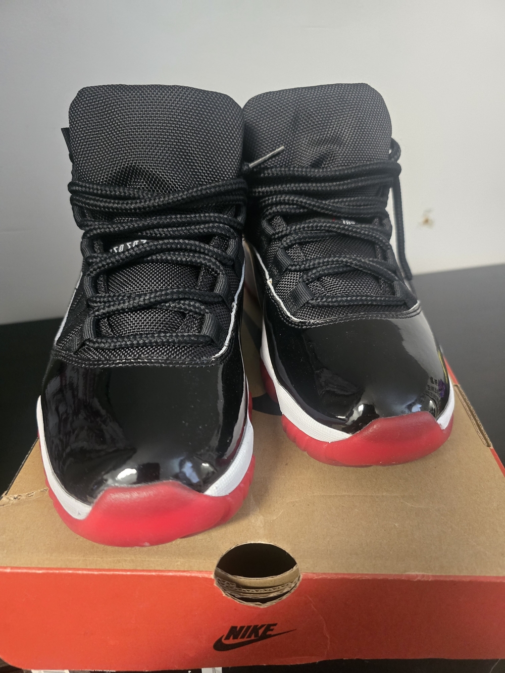 Air Jordan 11 Retro Black/true Red-white